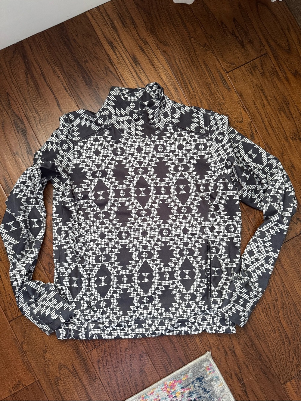 Columbia Women's Weekend Adventure Pullover Geometric Black & White Medium